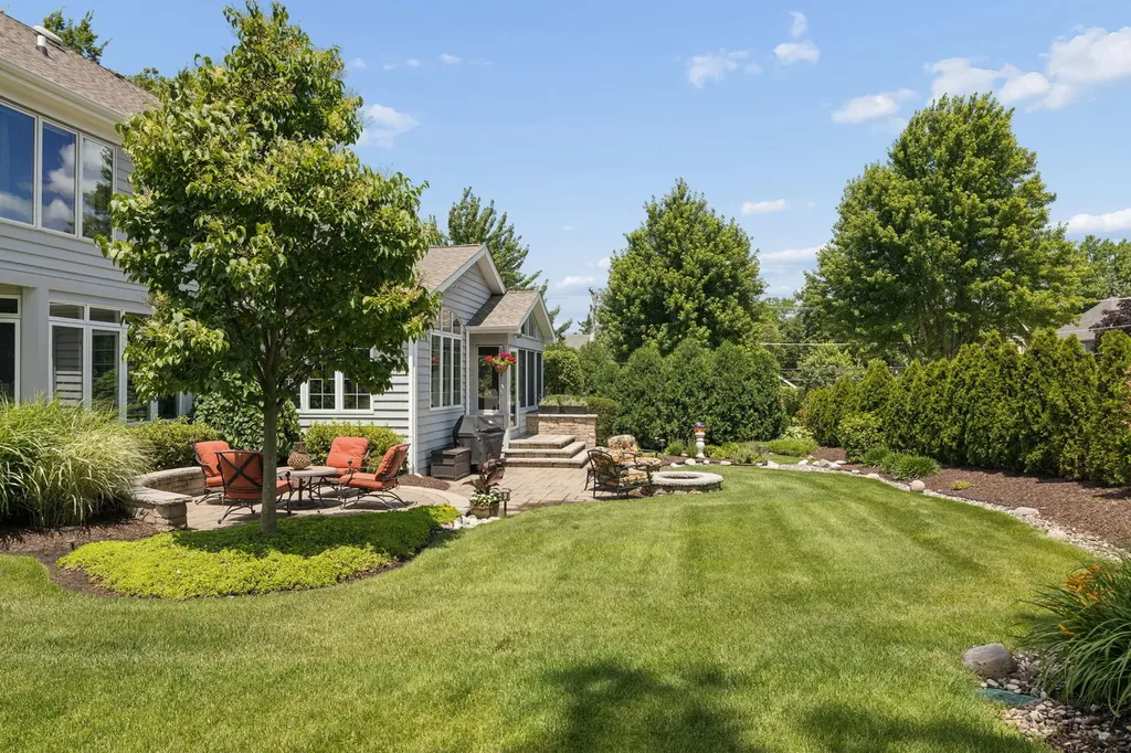 5401 Challen Place Downers Grove IL 60515