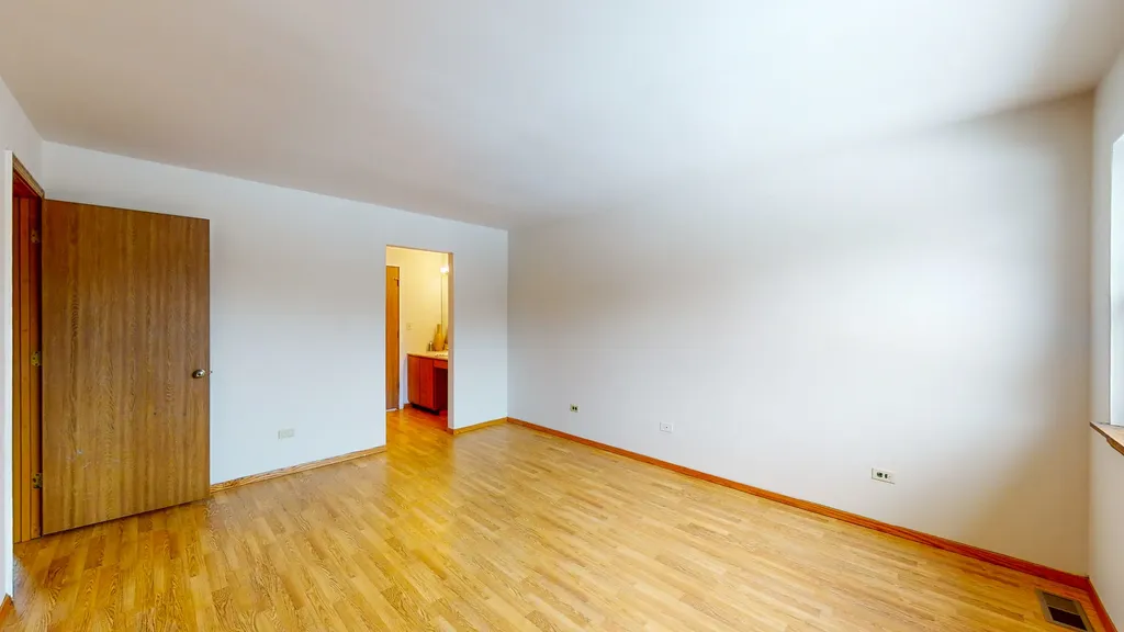 468 Minnesota Circle Carol Stream IL 60188