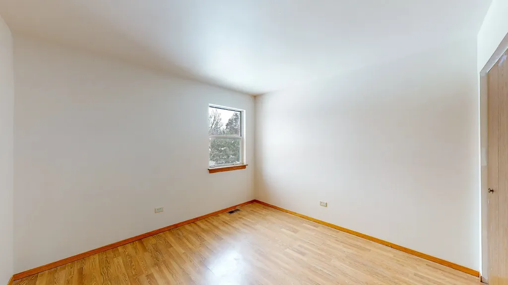 468 Minnesota Circle Carol Stream IL 60188