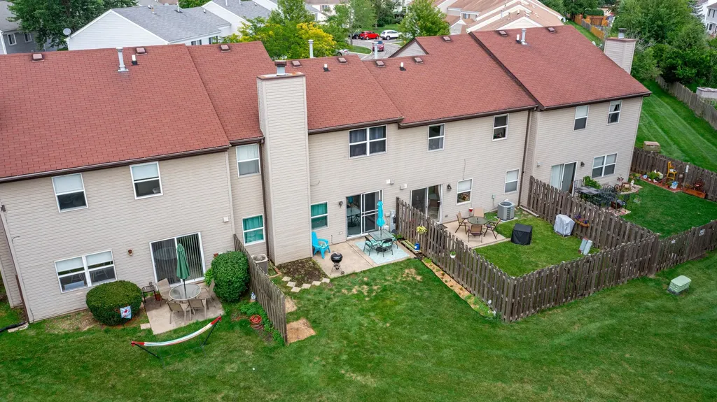 468 Minnesota Circle Carol Stream IL 60188