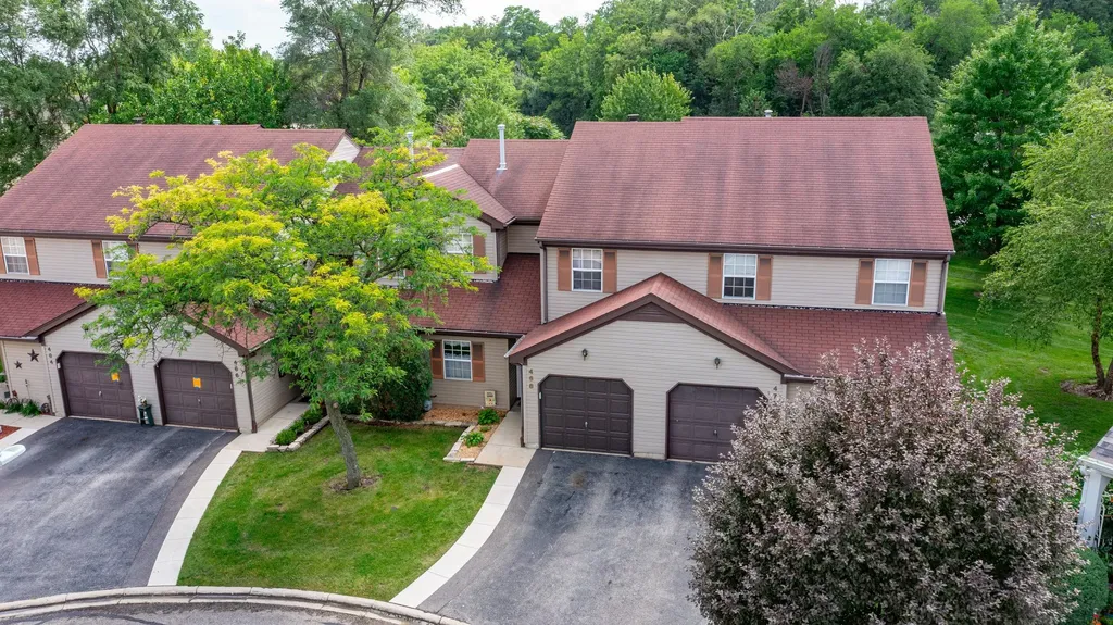 468 Minnesota Circle Carol Stream IL 60188