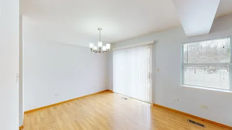 468 Minnesota Circle Carol Stream IL 60188