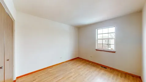 468 Minnesota Circle Carol Stream IL 60188
