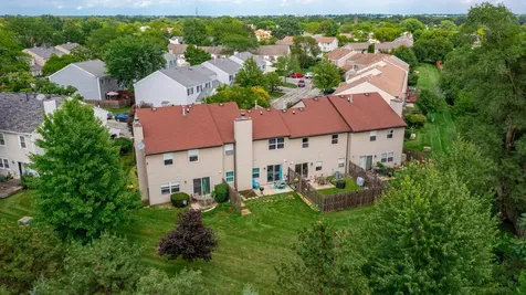 468 Minnesota Circle Carol Stream IL 60188