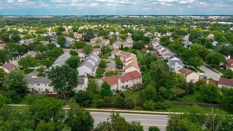 468 Minnesota Circle Carol Stream IL 60188