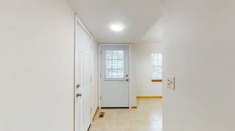 468 Minnesota Circle Carol Stream IL 60188