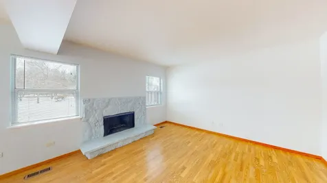 468 Minnesota Circle Carol Stream IL 60188
