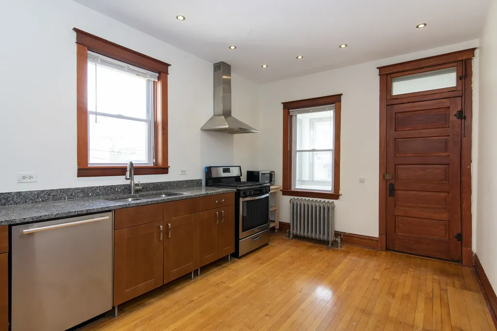 2837 North Central Park Avenue Chicago IL 60618