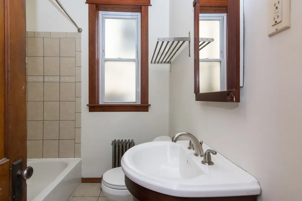 2837 North Central Park Avenue Chicago IL 60618