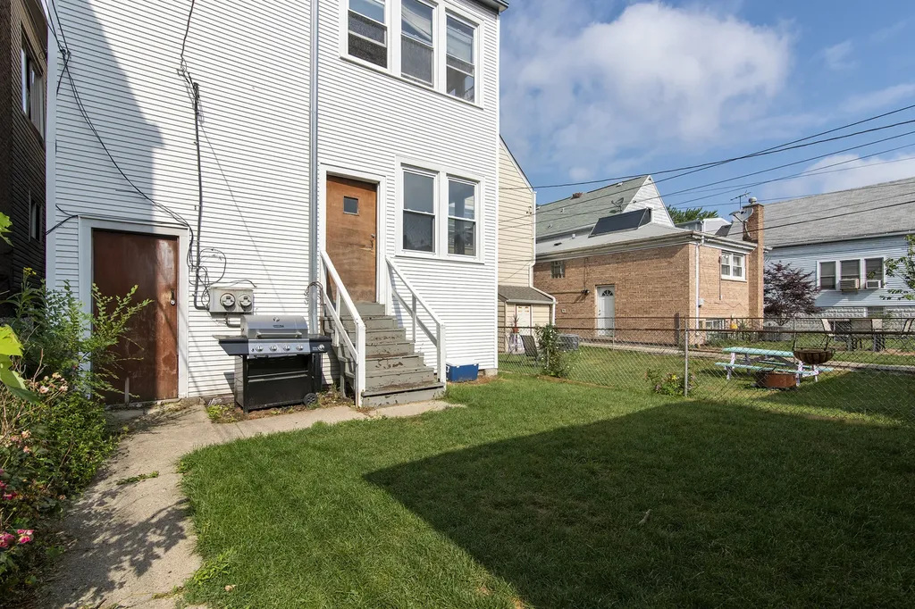 2837 North Central Park Avenue Chicago IL 60618