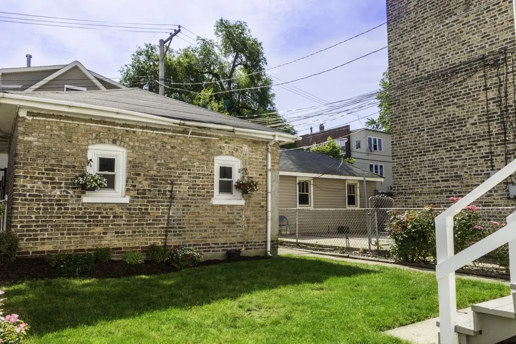 2837 North Central Park Avenue Chicago IL 60618