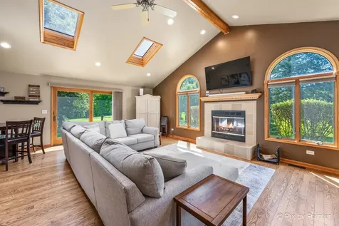 2116 North Pebble Drive Mchenry IL 60051