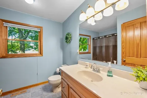 2116 North Pebble Drive Mchenry IL 60051