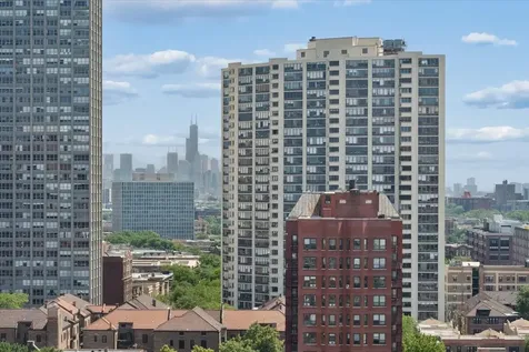 720 West Gordon Terrace Chicago IL 60613