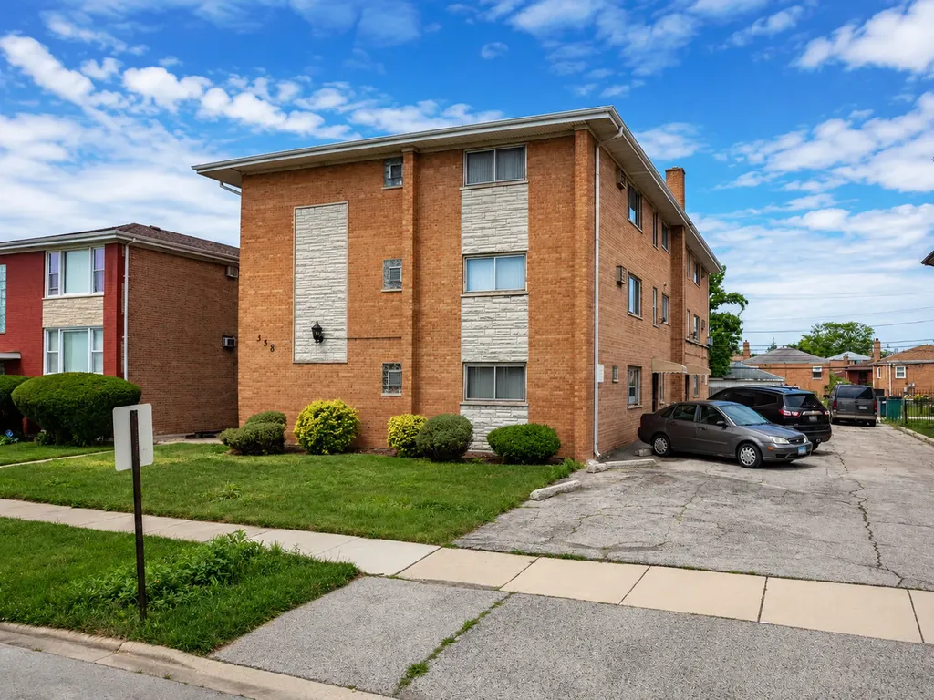 358 Yates Avenue Calumet City IL 60409