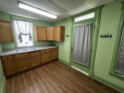 724 South Main Street Kewanee IL 61443