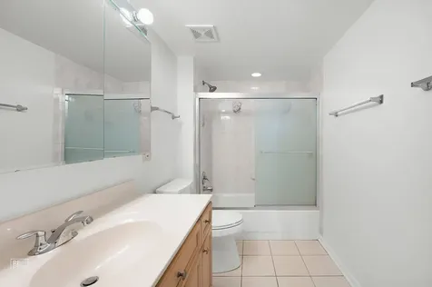 7041 West Touhy Avenue Niles IL 60714