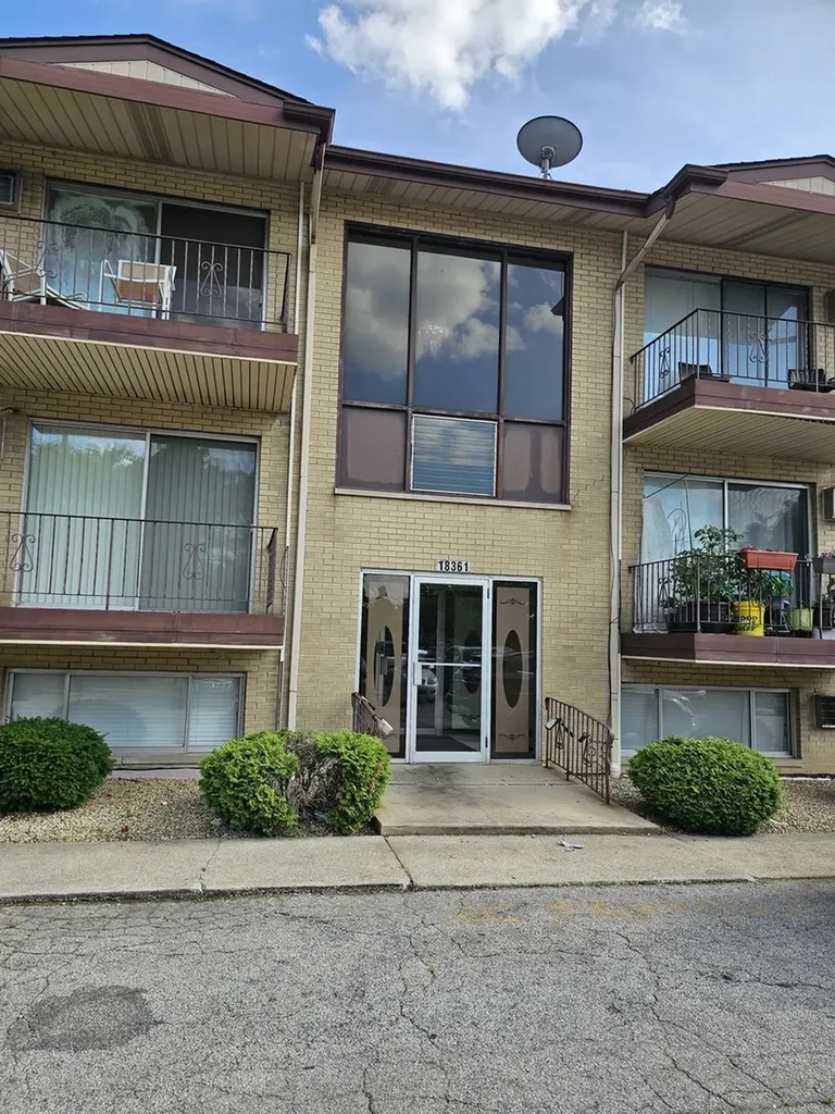 18361 Glen Oak Avenue Lansing IL 60438