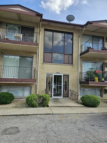 18361 Glen Oak Avenue Lansing IL 60438