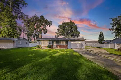 274 Oak Tree Avenue Salem IL 62881