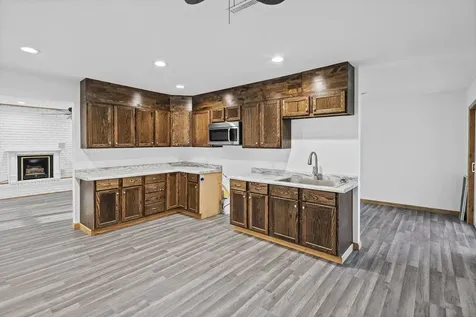 274 Oak Tree Avenue Salem IL 62881