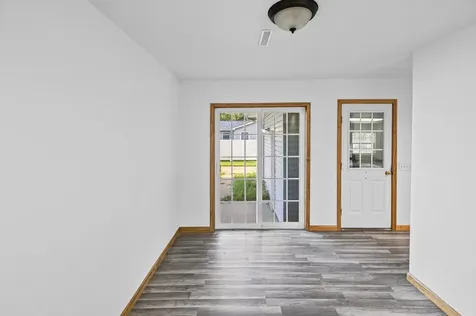274 Oak Tree Avenue Salem IL 62881