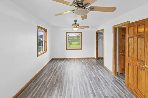 274 Oak Tree Avenue Salem IL 62881