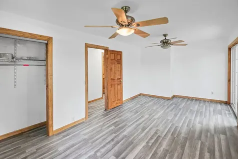 274 Oak Tree Avenue Salem IL 62881