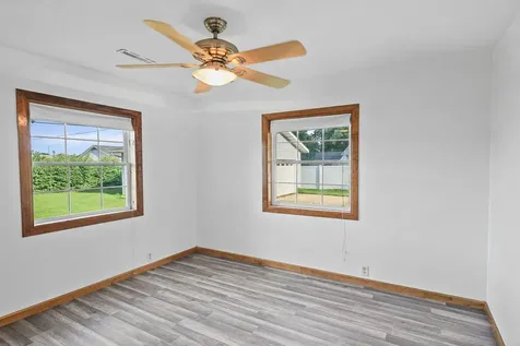 274 Oak Tree Avenue Salem IL 62881