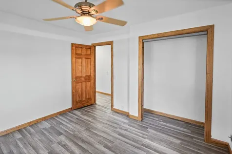 274 Oak Tree Avenue Salem IL 62881
