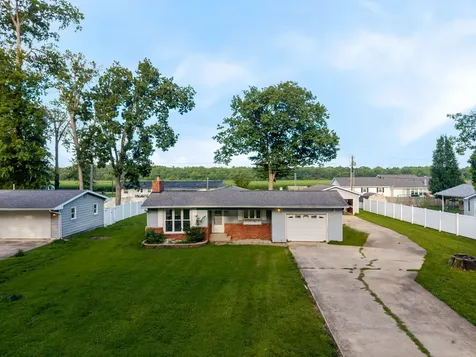 274 Oak Tree Avenue Salem IL 62881