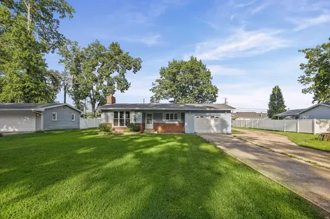 274 Oak Tree Avenue Salem IL 62881