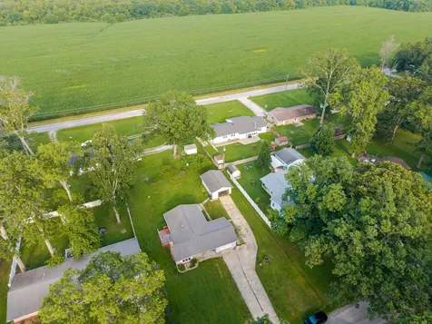 274 Oak Tree Avenue Salem IL 62881