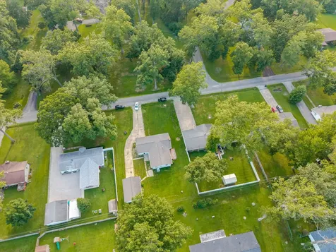 274 Oak Tree Avenue Salem IL 62881