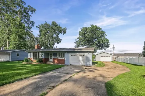 274 Oak Tree Avenue Salem IL 62881