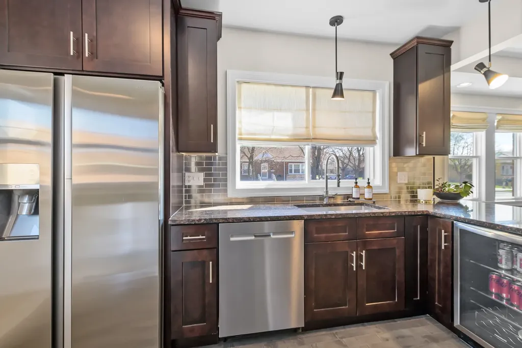 10459 South Troy Street Chicago IL 60655