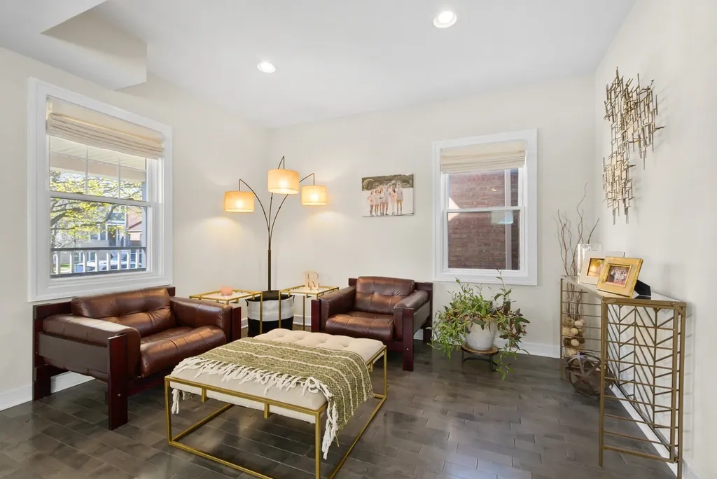 10459 South Troy Street Chicago IL 60655