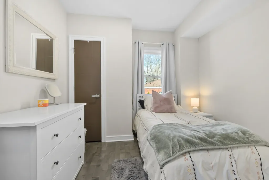 10459 South Troy Street Chicago IL 60655