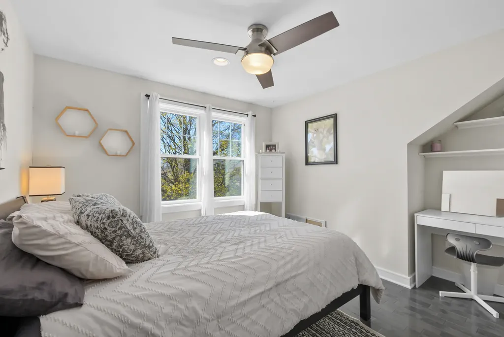 10459 South Troy Street Chicago IL 60655