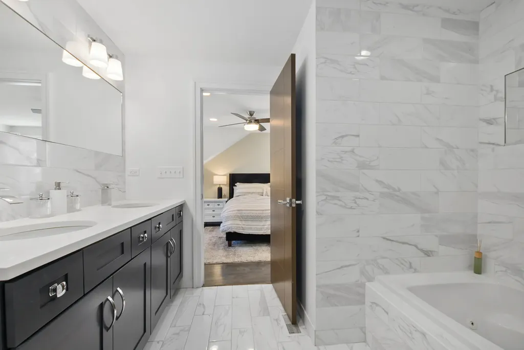 10459 South Troy Street Chicago IL 60655