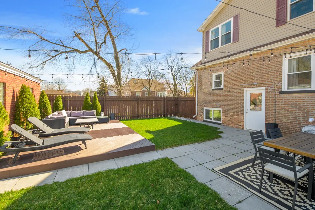 10459 South Troy Street Chicago IL 60655