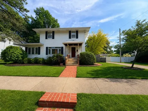 1605 East Taylor Street Bloomington IL 61701