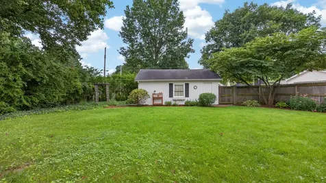 1605 East Taylor Street Bloomington IL 61701