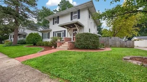 1605 East Taylor Street Bloomington IL 61701