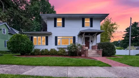 1605 East Taylor Street Bloomington IL 61701