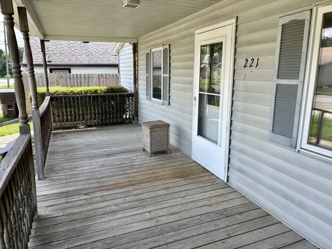 221 North George Street Clinton IL 61727