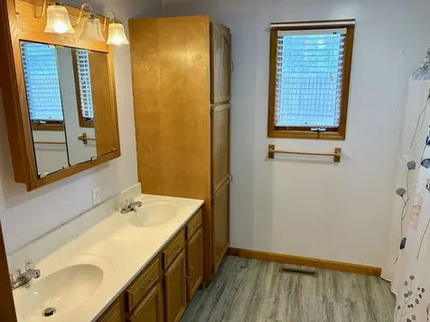 221 North George Street Clinton IL 61727