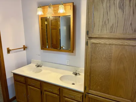 221 North George Street Clinton IL 61727