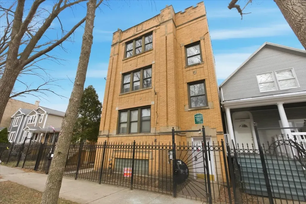 3560 West Cortland Street Chicago IL 60647