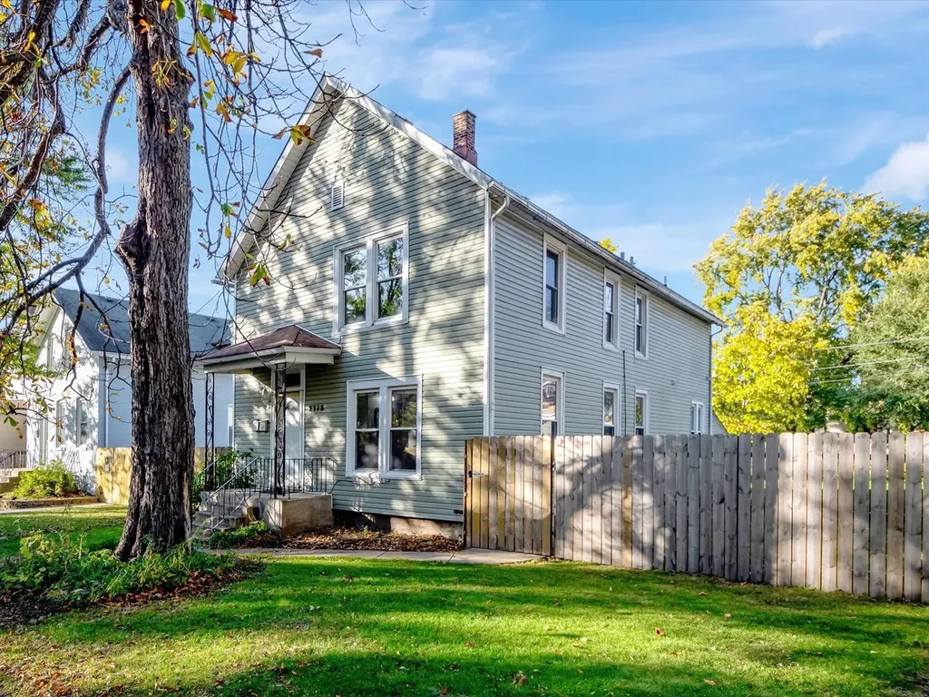 2718 Union Street Blue Island IL 60406